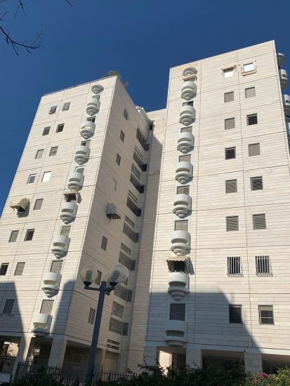 שיפוץ בניין בתל אביב